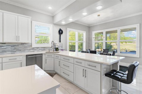 House in Lady Lake, Florida 3 bedrooms, 231.98 sq.m. № 1597976 - photo 25