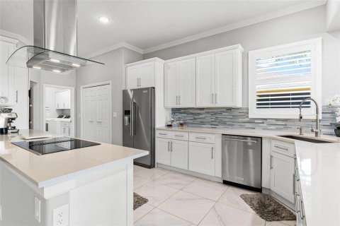 House in Lady Lake, Florida 3 bedrooms, 231.98 sq.m. № 1597976 - photo 28