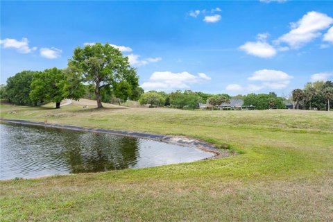House in Lady Lake, Florida 3 bedrooms, 231.98 sq.m. № 1597976 - photo 12