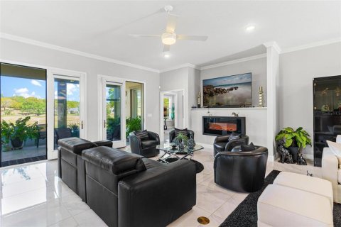 House in Lady Lake, Florida 3 bedrooms, 231.98 sq.m. № 1597976 - photo 17