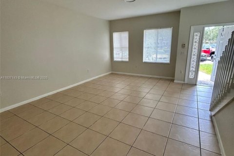 Adosado en venta en Miramar, Florida, 3 dormitorios, 132.2 m2 № 1821846 - foto 3