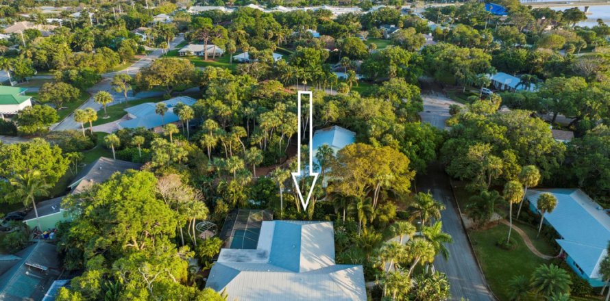 House in Sewall's Point, Florida 4 bedrooms, 276.29 sq.m. № 1068416