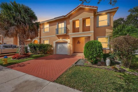 Villa ou maison à Pembroke Pines, Floride 4 chambres, 142.7 m2 № 2030818
