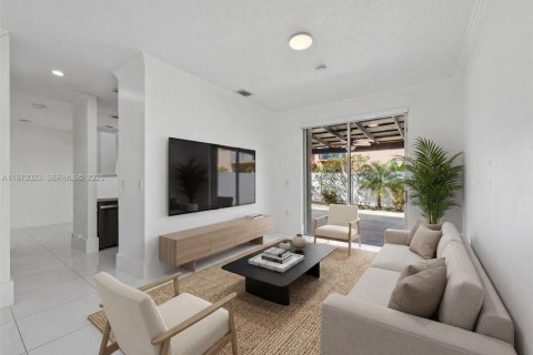 Villa ou maison à louer à Pembroke Pines, Floride: 4 chambres, 142.7 m2 № 2030818 - photo 9