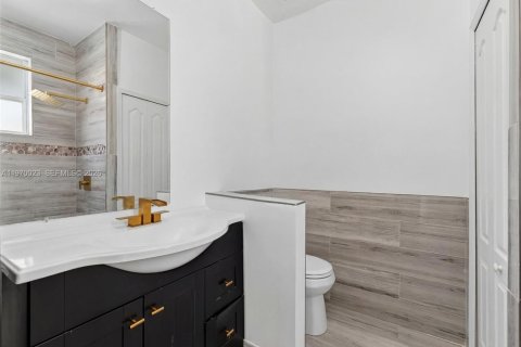 Villa ou maison à louer à Pembroke Pines, Floride: 4 chambres, 142.7 m2 № 2030818 - photo 28