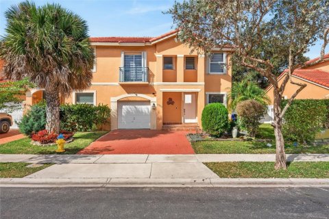 Villa ou maison à louer à Pembroke Pines, Floride: 4 chambres, 142.7 m2 № 2030818 - photo 3