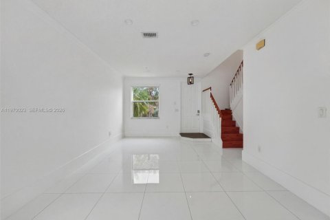 Villa ou maison à louer à Pembroke Pines, Floride: 4 chambres, 142.7 m2 № 2030818 - photo 6