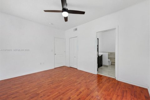 Villa ou maison à louer à Pembroke Pines, Floride: 4 chambres, 142.7 m2 № 2030818 - photo 19