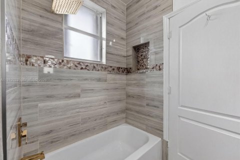 Villa ou maison à louer à Pembroke Pines, Floride: 4 chambres, 142.7 m2 № 2030818 - photo 30