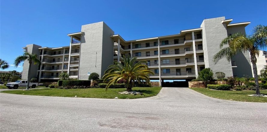 Condominio en Port Richey, Florida, 2 dormitorios № 1795748