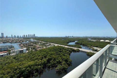 Condominio en alquiler en North Miami Beach, Florida, 2 dormitorios, 102.84 m2 № 2079301 - foto 2