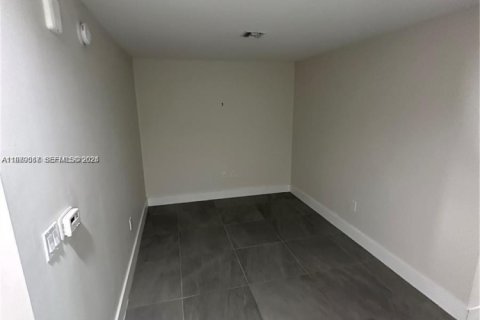 Condominio en alquiler en North Miami Beach, Florida, 2 dormitorios, 102.84 m2 № 2079301 - foto 15