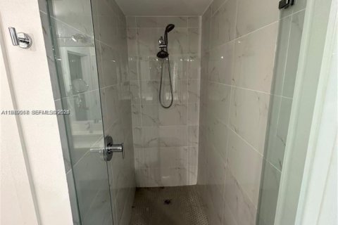 Condominio en alquiler en North Miami Beach, Florida, 2 dormitorios, 102.84 m2 № 2079301 - foto 11
