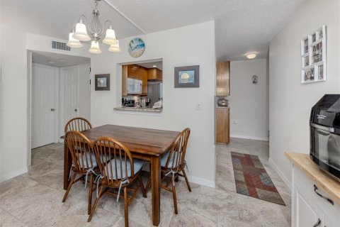 Condo in Venice, Florida, 2 bedrooms  № 1802331 - photo 10