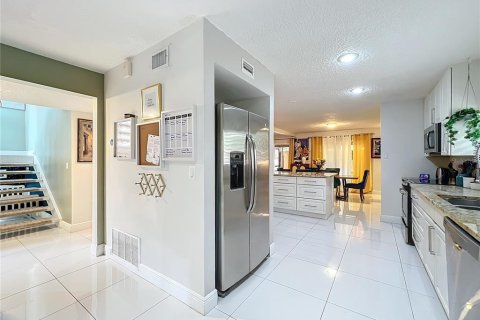 Townhouse in Longwood, Florida 3 bedrooms, 238.11 sq.m. № 1550359 - photo 10