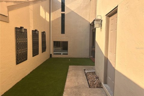 Townhouse in Longwood, Florida 3 bedrooms, 238.11 sq.m. № 1550359 - photo 4