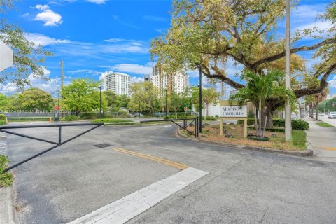 Commercial property in Fort Lauderdale, Florida № 1957682 - photo 5