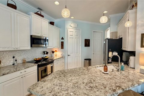 House in Port St. Lucie, Florida 3 bedrooms, 215.07 sq.m. № 2058724 - photo 17