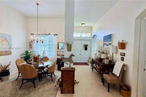 House in Port St. Lucie, Florida 3 bedrooms, 215.07 sq.m. № 2058724 - photo 8