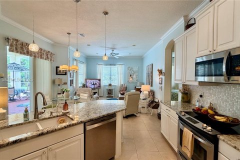 House in Port St. Lucie, Florida 3 bedrooms, 215.07 sq.m. № 2058724 - photo 18