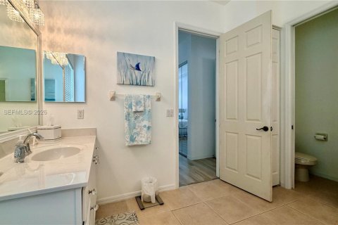 House in Port St. Lucie, Florida 3 bedrooms, 215.07 sq.m. № 2058724 - photo 10