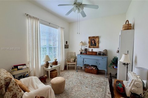 House in Port St. Lucie, Florida 3 bedrooms, 215.07 sq.m. № 2058724 - photo 3