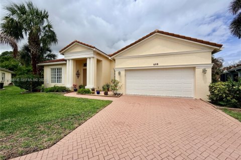 House in Port St. Lucie, Florida 3 bedrooms, 215.07 sq.m. № 2058724