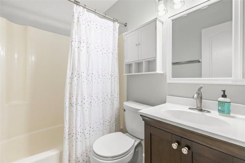 House in Tampa, Florida 3 bedrooms, 109.72 sq.m. № 2142556 - photo 19