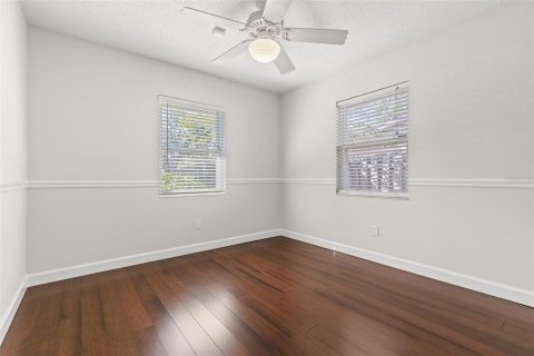 House in Tampa, Florida 3 bedrooms, 109.72 sq.m. № 2142556 - photo 17