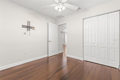 House in Tampa, Florida 3 bedrooms, 109.72 sq.m. № 2142556 - photo 21