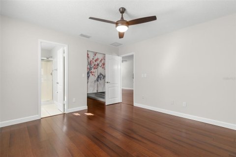 House in Tampa, Florida 3 bedrooms, 109.72 sq.m. № 2142556 - photo 14