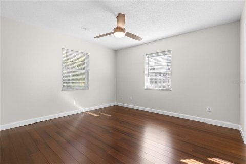 House in Tampa, Florida 3 bedrooms, 109.72 sq.m. № 2142556 - photo 13