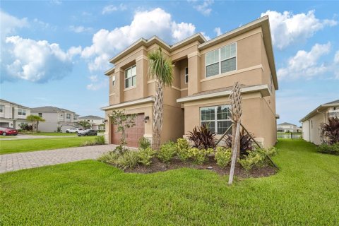 House in Wesley Chapel, Florida 5 bedrooms, 302.03 sq.m. № 2216750 - photo 3