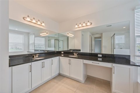 House in Wesley Chapel, Florida 5 bedrooms, 302.03 sq.m. № 2216750 - photo 29