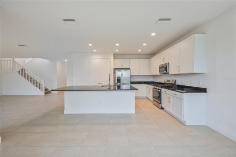 House in Wesley Chapel, Florida 5 bedrooms, 302.03 sq.m. № 2216750 - photo 9