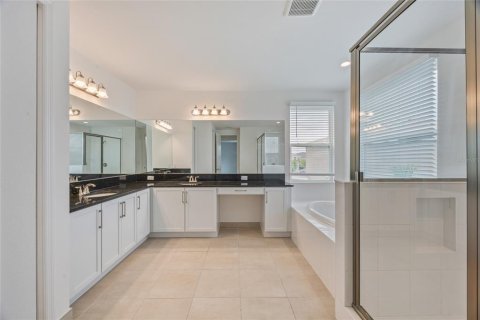 House in Wesley Chapel, Florida 5 bedrooms, 302.03 sq.m. № 2216750 - photo 28