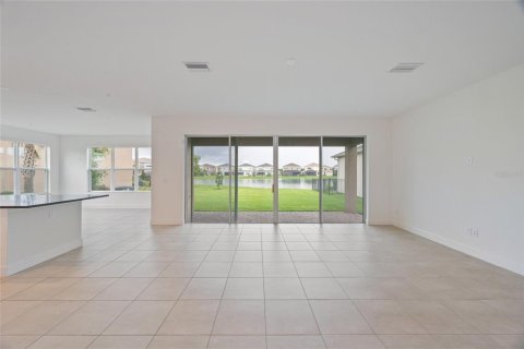 House in Wesley Chapel, Florida 5 bedrooms, 302.03 sq.m. № 2216750 - photo 5