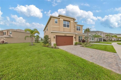House in Wesley Chapel, Florida 5 bedrooms, 302.03 sq.m. № 2216750 - photo 2