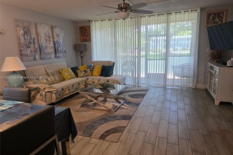Copropriété à vendre à Plantation, Floride: 2 chambres, 127.28 m2 № 1977260 - photo 3
