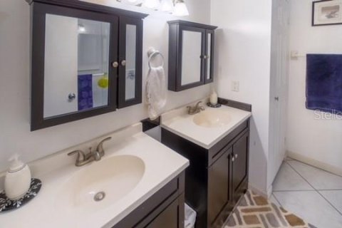 Купить кондоминиум в Сарасота, Флорида 8 комнат, 96.25м2, № 1866533 - фото 17