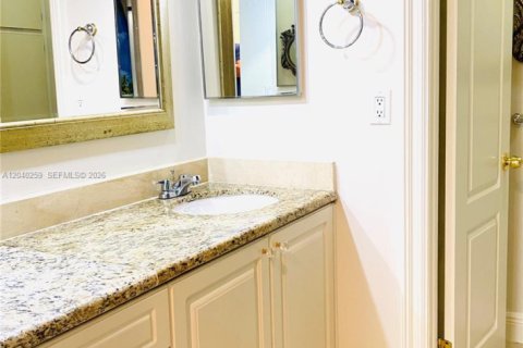 Townhouse in Miami Lakes, Florida 3 bedrooms, 204.85 sq.m. № 2086716 - photo 15