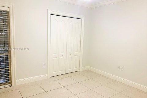 Townhouse in Miami Lakes, Florida 3 bedrooms, 204.85 sq.m. № 2086716 - photo 12