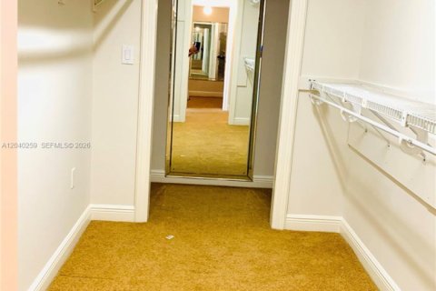 Townhouse in Miami Lakes, Florida 3 bedrooms, 204.85 sq.m. № 2086716 - photo 21