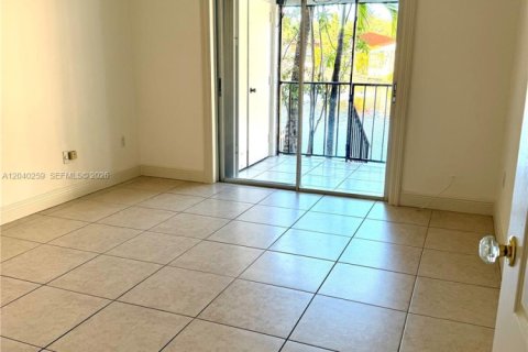Townhouse in Miami Lakes, Florida 3 bedrooms, 204.85 sq.m. № 2086716 - photo 13