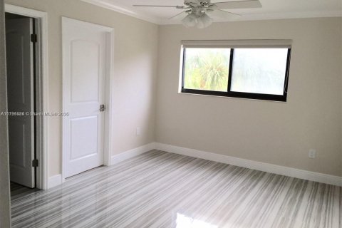 Condo in Sunny Isles Beach, Florida, 2 bedrooms № 2089378 - photo 11