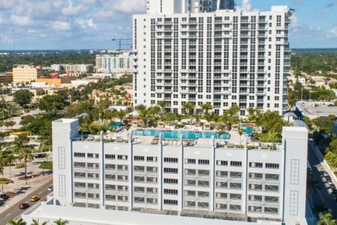Condo à Hollywood, Floride, 1 chambre  № 1996976