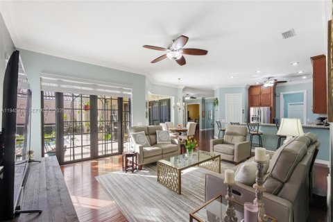 Купить виллу или дом в Уэст-Палм-Бич, Флорида 7 комнат, 236.34м2, № 2006228 - фото 24