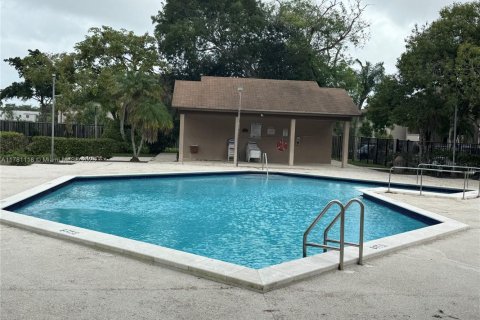Condo in Sunrise, Florida, 2 bedrooms  № 1728358 - photo 30