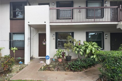 Condo in Sunrise, Florida, 2 bedrooms  № 1728358 - photo 1