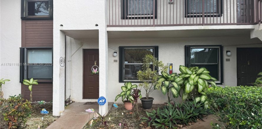 Condo in Sunrise, Florida, 2 bedrooms  № 1728358